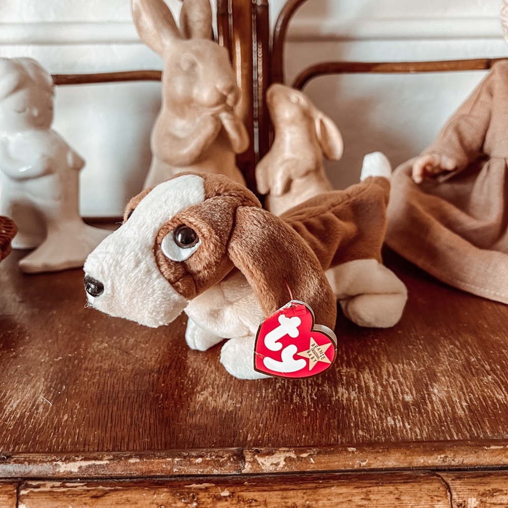 Tracker the Basset Hound Ty beanie babies